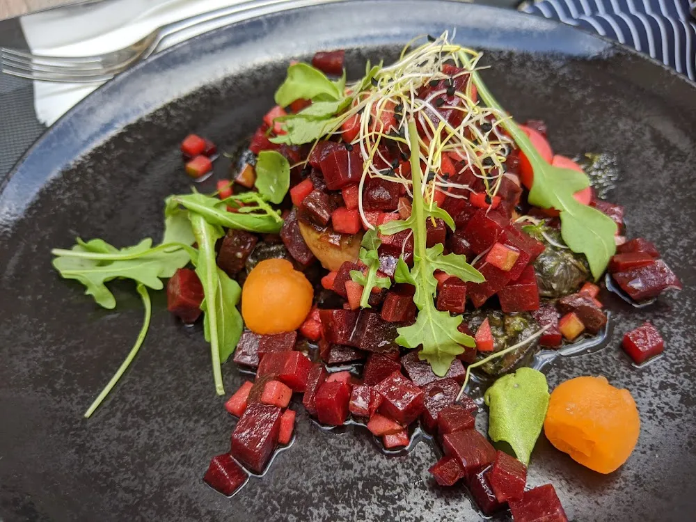 Foie Gras de Canard Poêlé Aux Escargots de Bourgogne